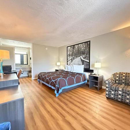 Super 8 By Wyndham Hardeeville - Savannah North Exterior photo