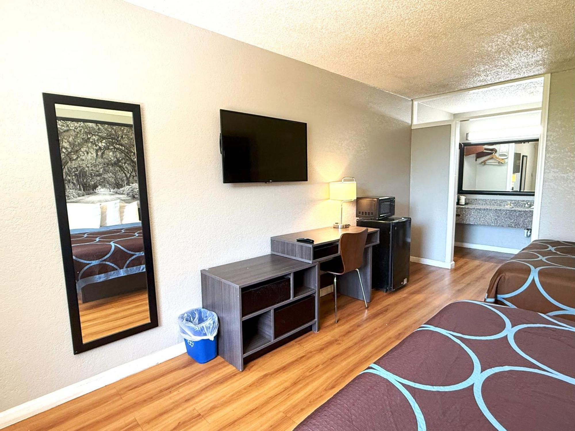Super 8 By Wyndham Hardeeville - Savannah North Exterior photo